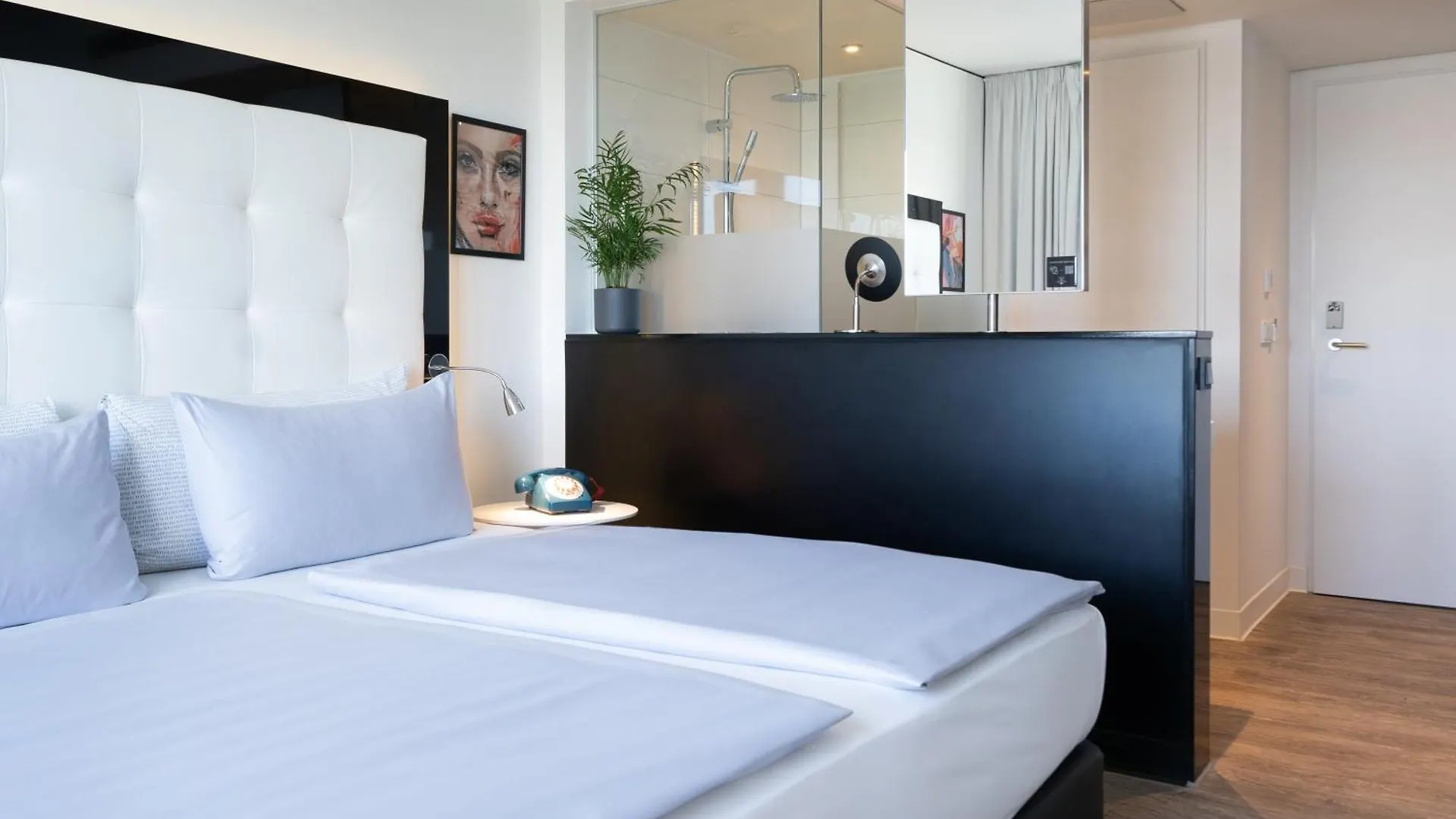 **** Отель Innside By Melia Hamburg Hafen Германия